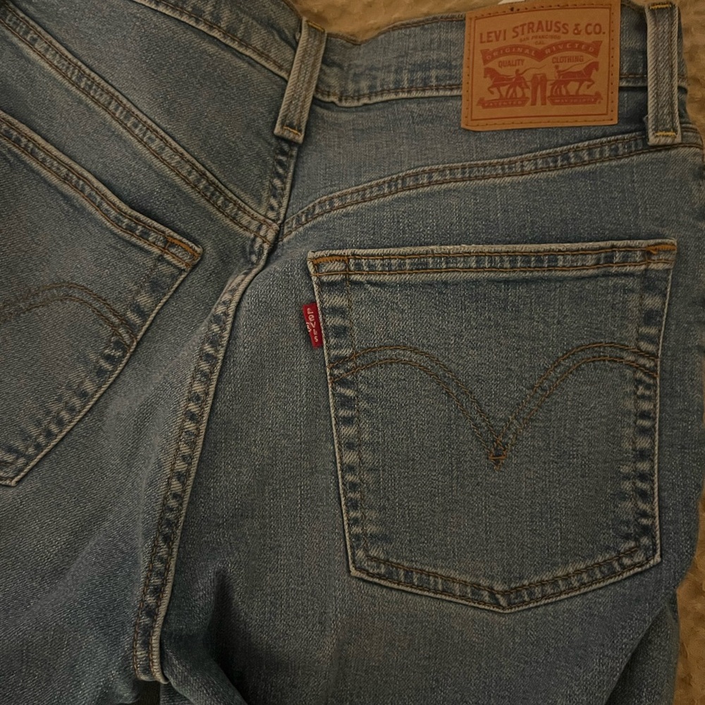 Levi’s Ribcage Straight - Picture 4 of 5